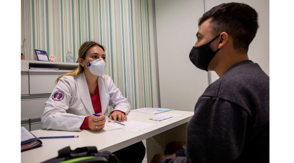 Desenvolvimento da fala em crianças com fissuras lábio palatinas