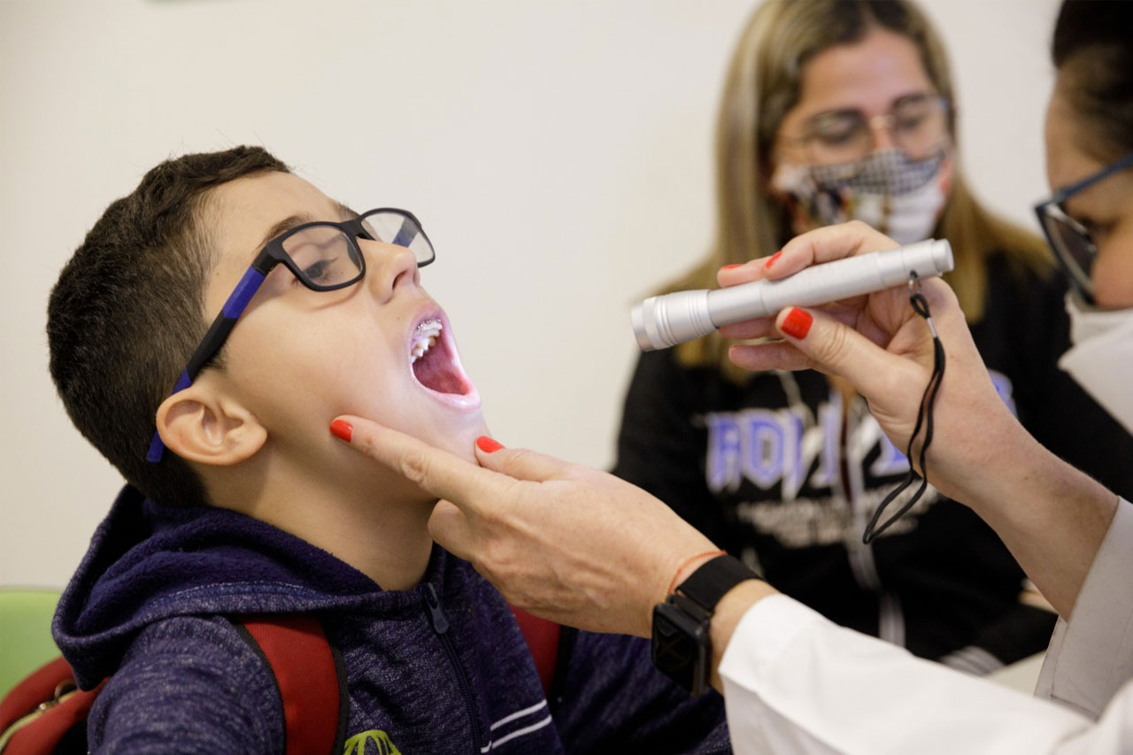 Sintomas e como evitar disfagia em crianças com fissura labiopalatinas